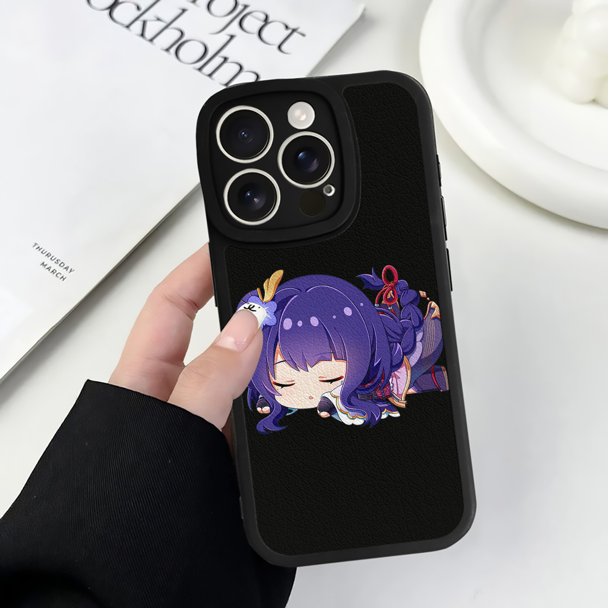げんし神 雷電将軍 らいでんしょうぐん genshin Raiden Shogun 【iPhone 16シリーズ対応】シリコンスマホケース（レザー調） 材質：シリコン